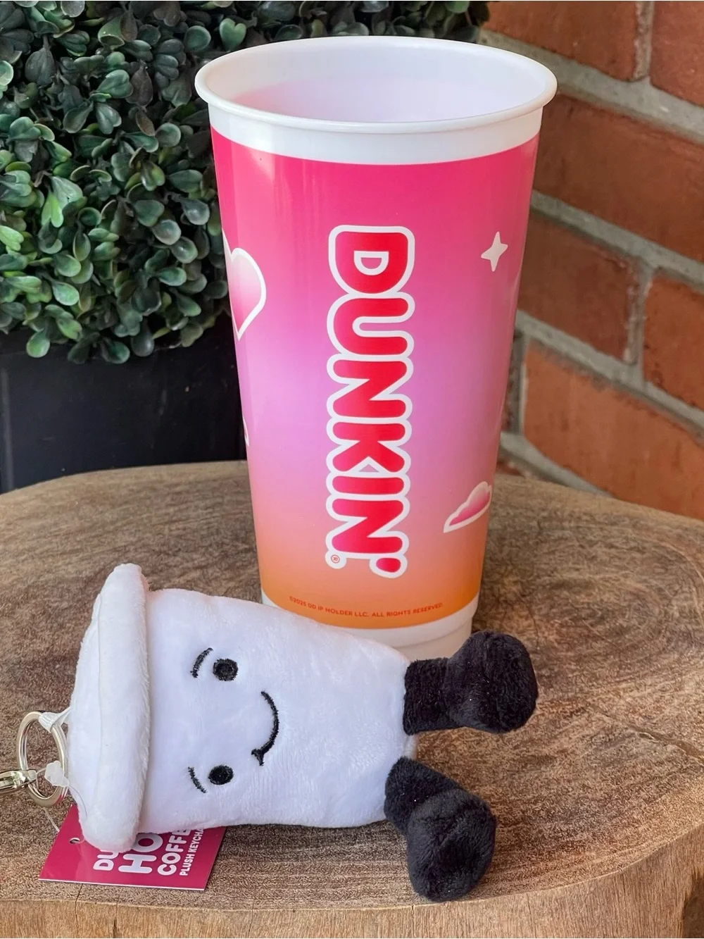 New DUNKIN 2025 Sabrina Cup & HOT COFFEE PLUSH KEYCHAIN Gift Set